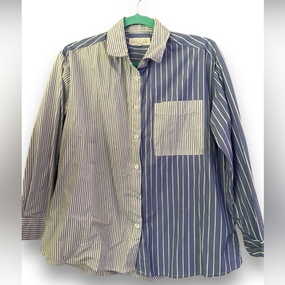 Olive & Oak Tops - Olive and Oak Nordstrom Women’s Button Down Shirt Oversized Small stripes EUC